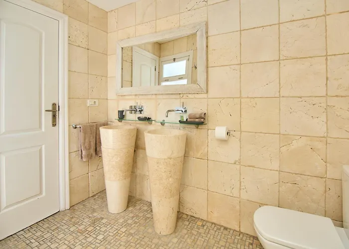 Island Village Villa